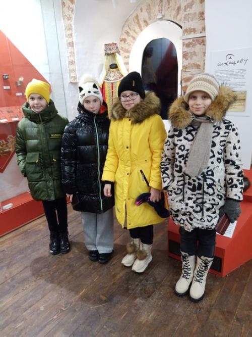 3 декабря 2022 года 4 а класс совершил поездку в город Смоленск. 01