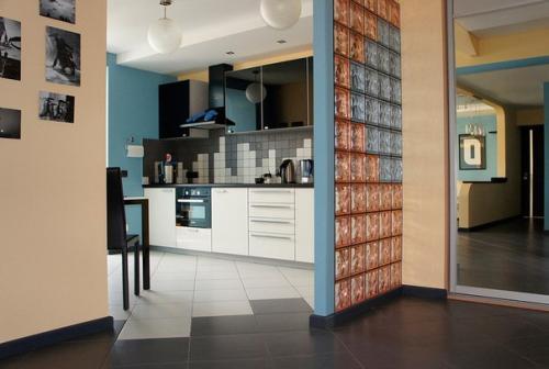 Мы продолжаем давать советы, которые могут пригодиться обладателям маленьких однокомнатных квартир, квартир - студий и гостинок. 02