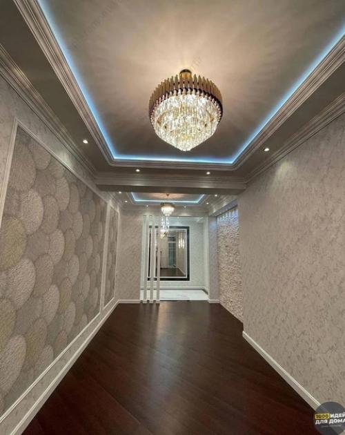 Законченный ремонт. У стен очень интересная фактура. 05