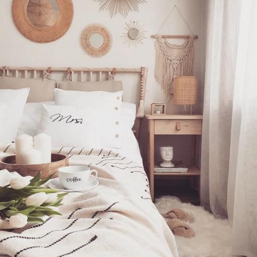 Стильный и уютный интерьер с обилием деревянных элементов. 07