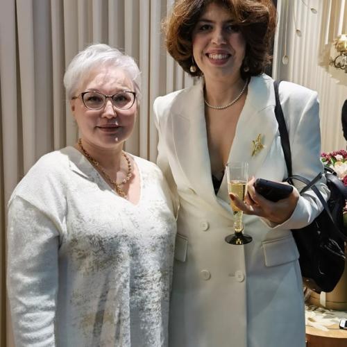 49-й антикварный салон в Москве погрузил в атмосферу роскоши старого мира и утонченной элегантности, в волшебный мир искусства. 04