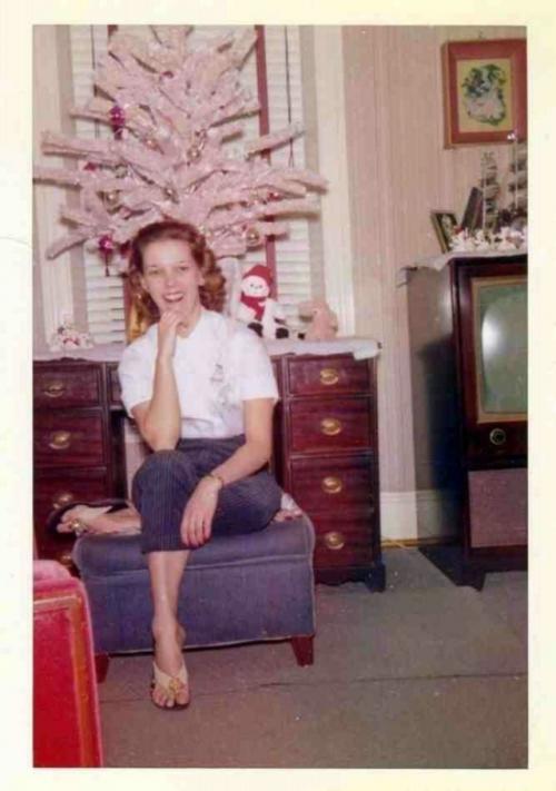 Как в США был бум на розовые рождественские ёлки. 05