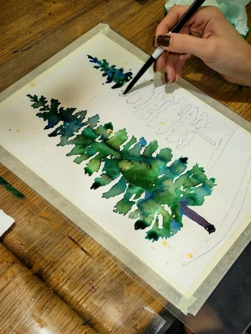 Рисовали с группой детей и взрослых зимние сюжеты чернилами в гостиной эко - отеля лунный кролик. 02