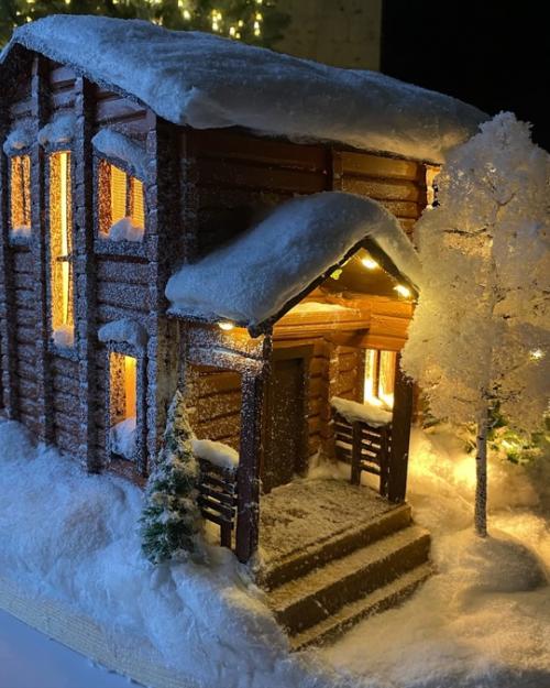 Домик на озере, работа 2023 г. в домике есть интерьер - кухня, гостиная с новогодней елкой на первом этаже и спальня на втором. 01