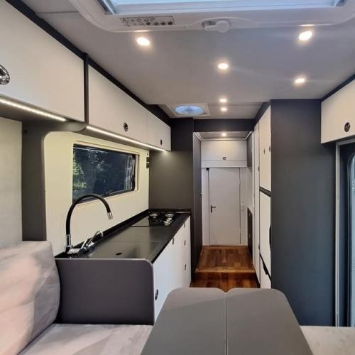 Индивидуальная планировка интерьера для этого Imagine Cell от 3C Cartier. 01