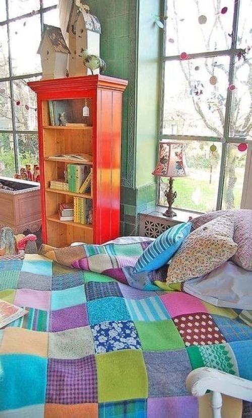 Уютный пэчворк.   Пэчворк - это Лоскутное рукоделие, при котором из различных кусочков ткани, лоскутков сшивается цельное изделие. 09