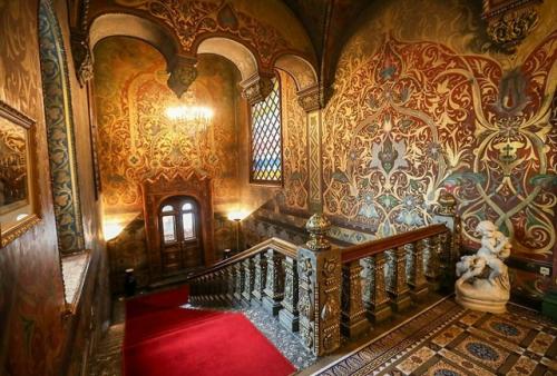 Орнаменты в интерьерах дома купца Игумнова в Москве. 

