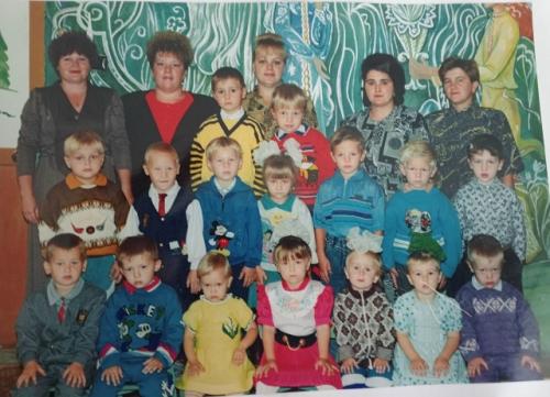 1992 год, детский сад по тем временам считался современным. 01