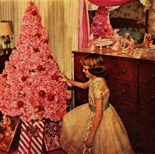 Как в США был бум на розовые рождественские ёлки. 07