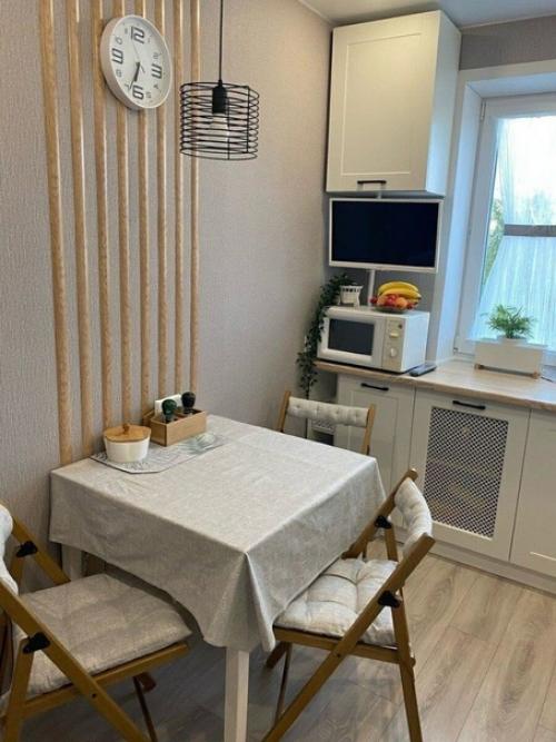 Уютная кухня в 7 кв. 02