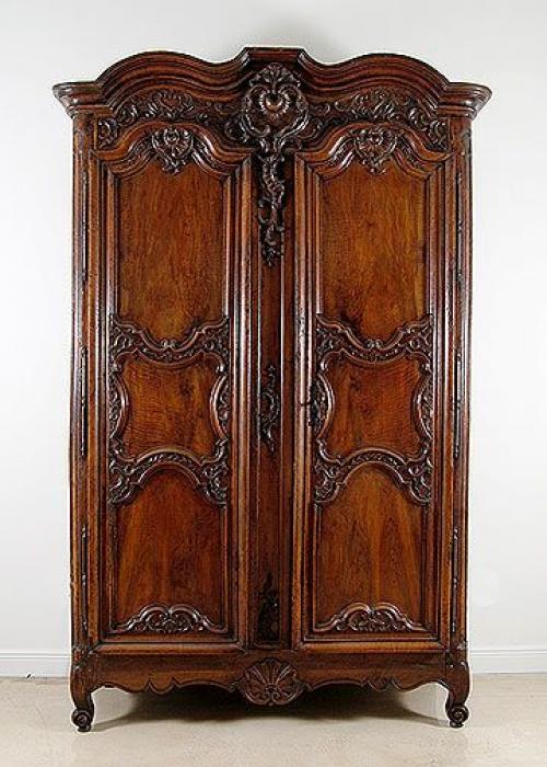 Шкаф - самый фундаментальный, самый основательный, самый семейственный объект интерьера. 06