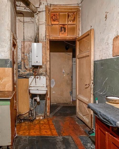 Яркии пример того, как дорого и стильно может выглядеть кухня в старом фонде! 02