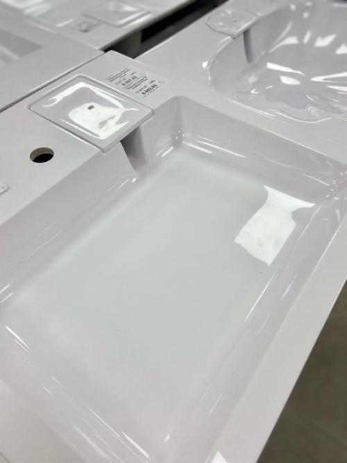 Небольшой размер ванной комнаты заставляет искать разные нестандартные решения экономии пространства. 03