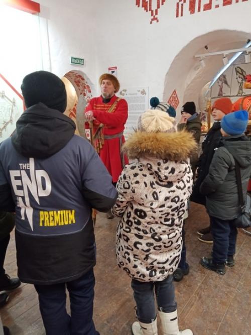 3 декабря 2022 года 4 а класс совершил поездку в город Смоленск. 03