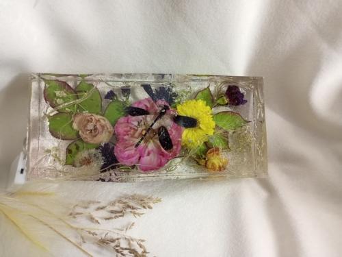 Перед вами светильник, который словно кусочек лета, принесет в ваш дом яркие краски и неповторимое настроение. 01