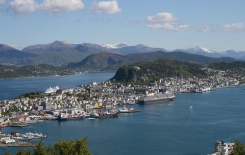 Lesund - город на западном побережье Норвегии, в фюльке мёре -ог- румсдал. 02