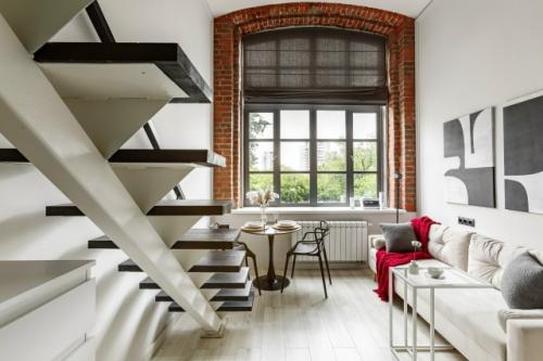 Интерьер маленькой двухуровневой квартиры - студии 20 м 2 в дореволюционном здании в Москве. 04