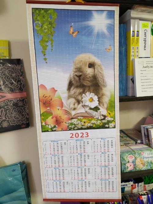 В каждый большой праздник мы встречаемся с многими людьми, от которых получаем сувениры на память или просто поздравления. 03