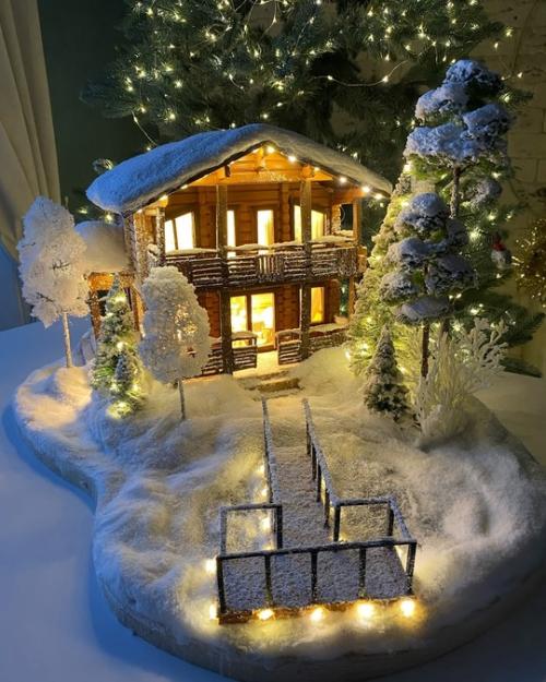 Домик на озере, работа 2023 г. в домике есть интерьер - кухня, гостиная с новогодней елкой на первом этаже и спальня на втором. 02