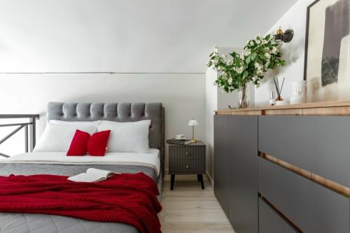 Интерьер маленькой двухуровневой квартиры - студии 20 м 2 в дореволюционном здании в Москве. 06