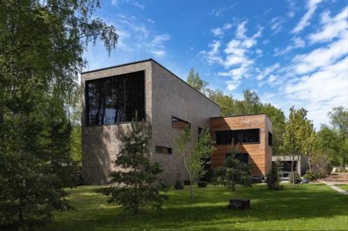 Трендовая локация - дом с Hi - Tech интерьером. 02