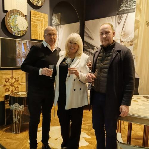 49-й антикварный салон в Москве погрузил в атмосферу роскоши старого мира и утонченной элегантности, в волшебный мир искусства. 05