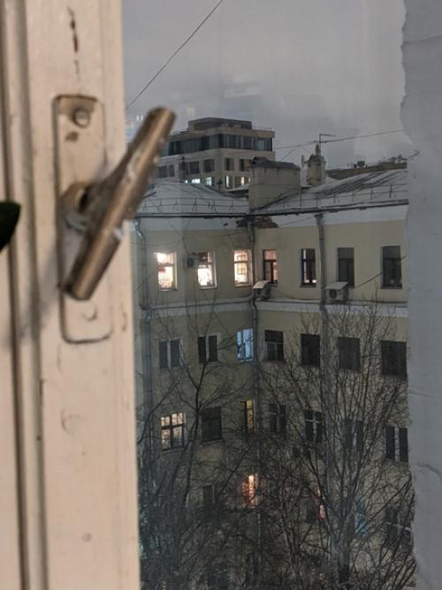 Бывают в жизни случаи ( и нередко), когда соседи становятся подчас ближе родственников. 04