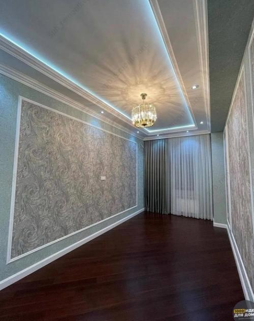 Законченный ремонт. У стен очень интересная фактура. 06