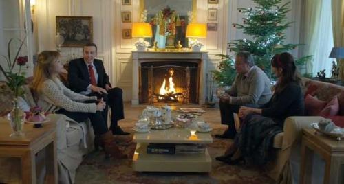 Хохотали весь фильм, ну а я еще получила и эстетическое удовольствие от интерьеров. 03