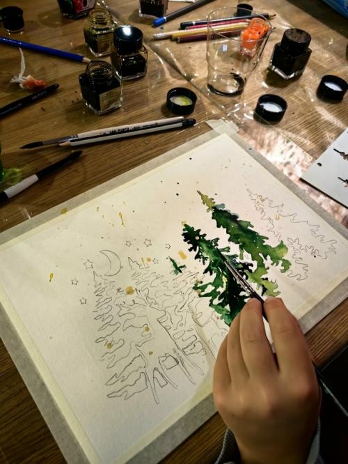 Рисовали с группой детей и взрослых зимние сюжеты чернилами в гостиной эко - отеля лунный кролик. 05