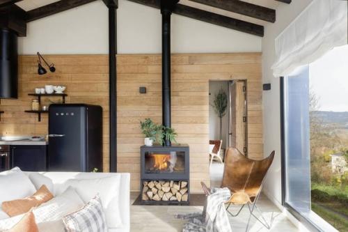 Дом в горах в деревенском стиле с элементами индустриального. 01