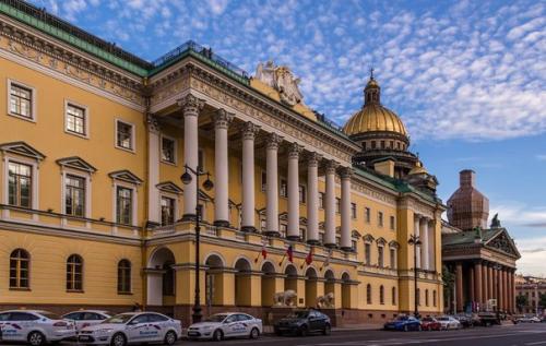 Дом Лобанова - ростовского или дом со львами.
