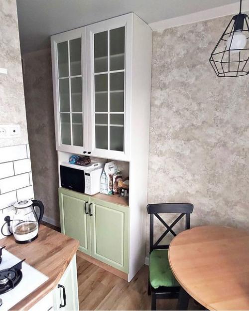 Интерьер небольшой кухни в 6 квaдрaтных метров. 02