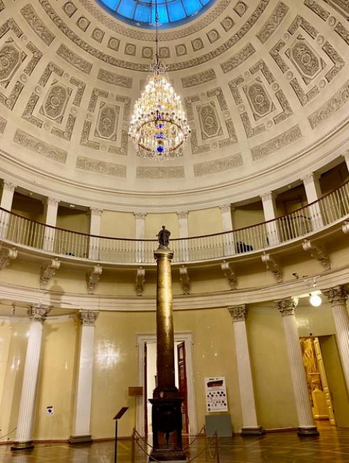 Комуинтересно прогулкипогороду.  Дворцовый переход. 03