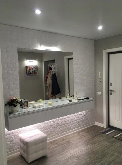 Интерьер прихожей. В светлых тонах. 02