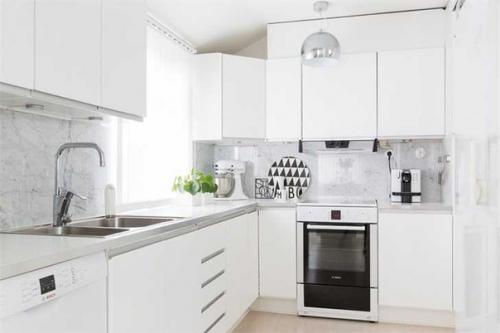 Воздушный черно-белый интерьер шведской квартиры (85 кв. 02 Воздушный черно-белый интерьер шведской квартиры (85 кв. 02