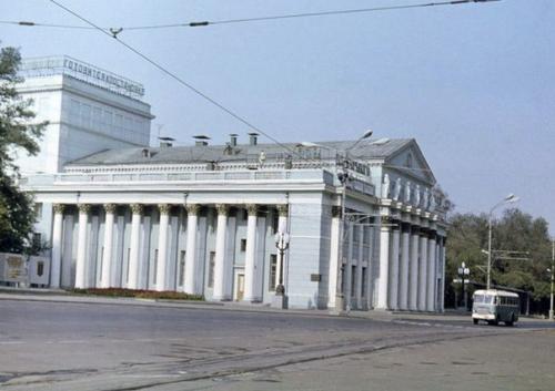 Зимний театр - театр имени М. горького. 07