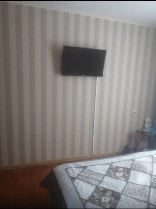 Не всегда есть возможность сделать ремонт или купить новую мебель, а жить в уюте хочется прямо сейчас. 04