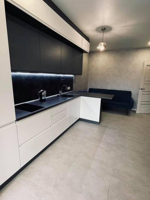 Квартира холостяка.  Хозяин квартиры сам продумал обстановку, цветовое решение.