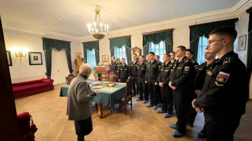 Курсанты морского корпуса Петра великого посетили дом - музей Николая Некрасова. 05