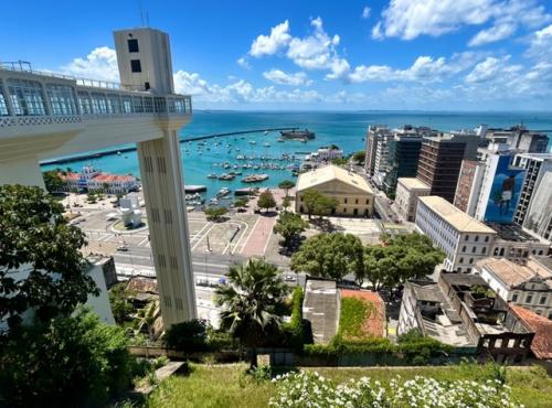 Сальвадор - это не просто город, а настоящая сокровищница бразильской истории, культуры и атмосферы карнавала! 02