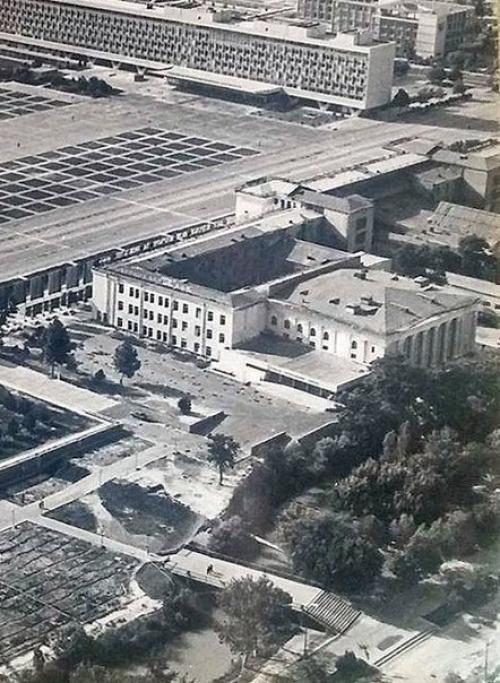 Здание концертного зала Бахор. 01