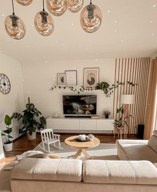 Уютный домик.  Простой способ создать модное сочетание - выкрасить стены в белый цвет и дополнить интерьер деревянными предметами мебели и декора. 03