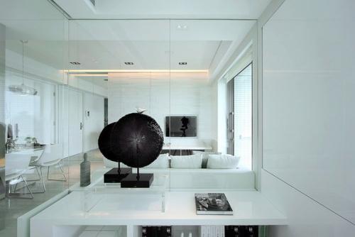 Архитектор Danny Chan из Beige Design работал над интерьером квартиры в Гонконге. 05