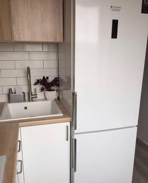 Небольшая кухня. Получилось очень симпатично. 02