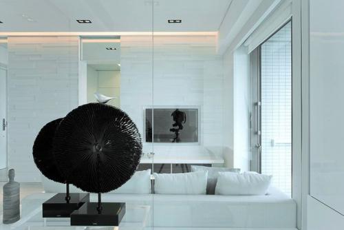 Архитектор Danny Chan из Beige Design работал над интерьером квартиры в Гонконге. 06