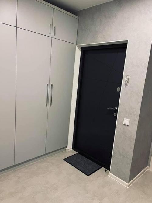 Квартира холостяка.  Хозяин квартиры сам продумал обстановку, цветовое решение. 05