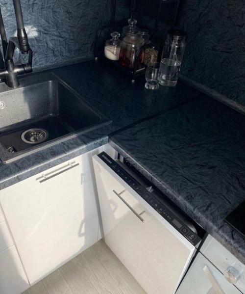 Небольшая кухня. Современная. 03