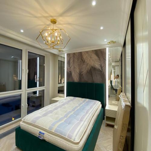 Считается, что панорамные окна - больше история про частые дома. 04