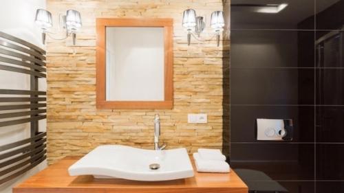 Декоративный камень в интерьере загородного дома. 02